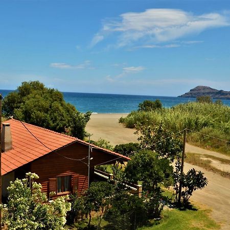 Wooden Beach House Gerani  Dış mekan fotoğraf