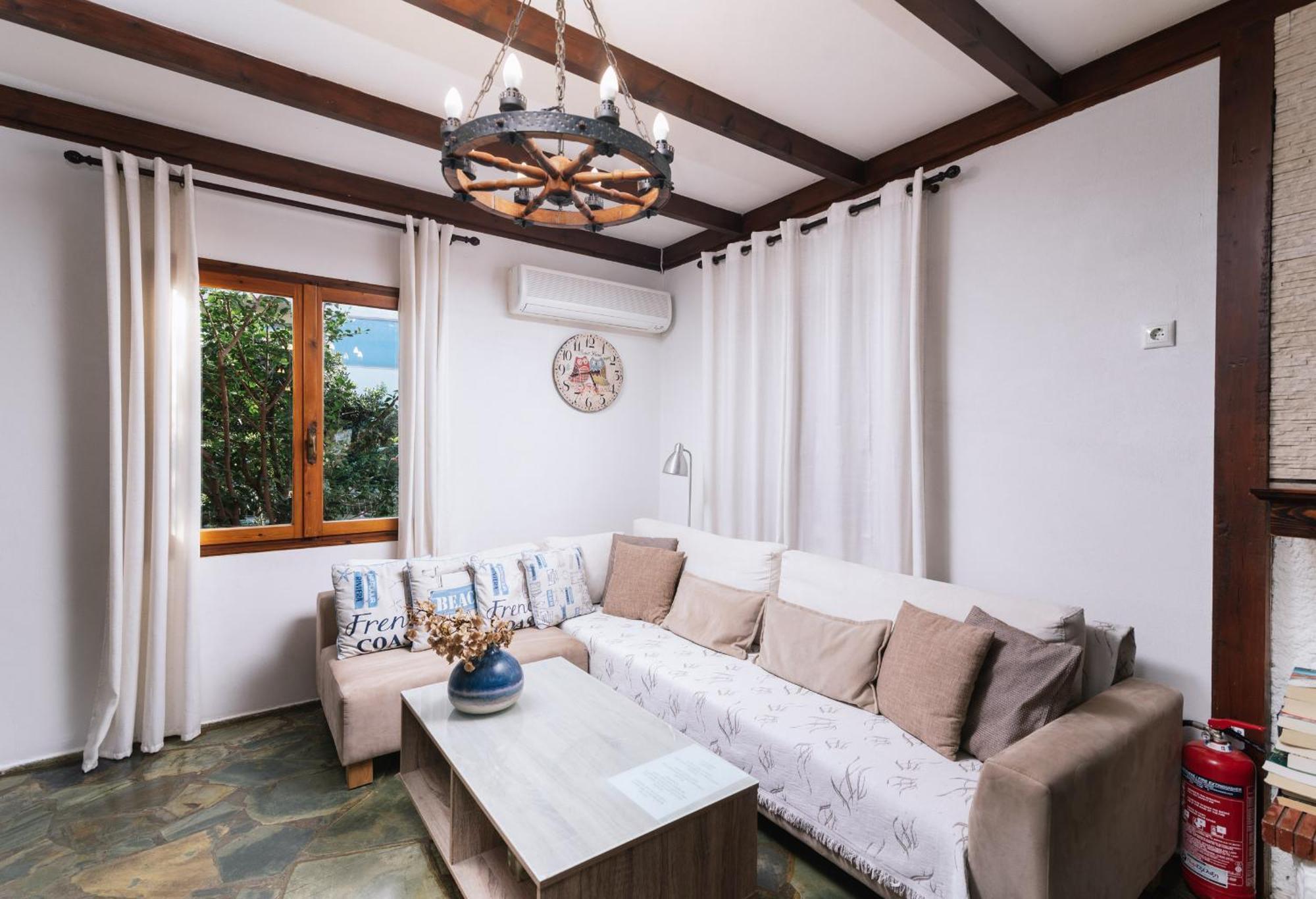 Wooden Beach House Gerani  Dış mekan fotoğraf