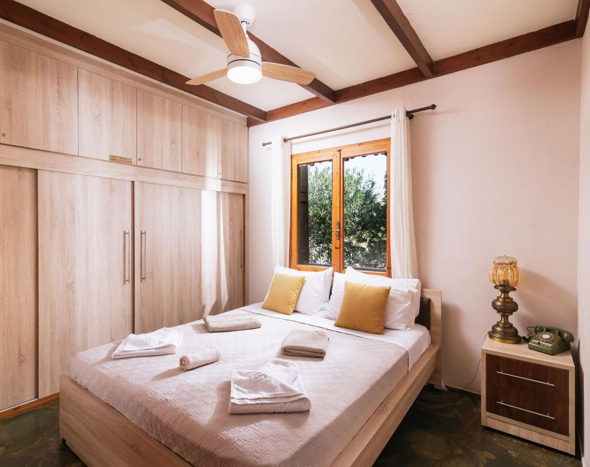 Wooden Beach House Gerani  Dış mekan fotoğraf