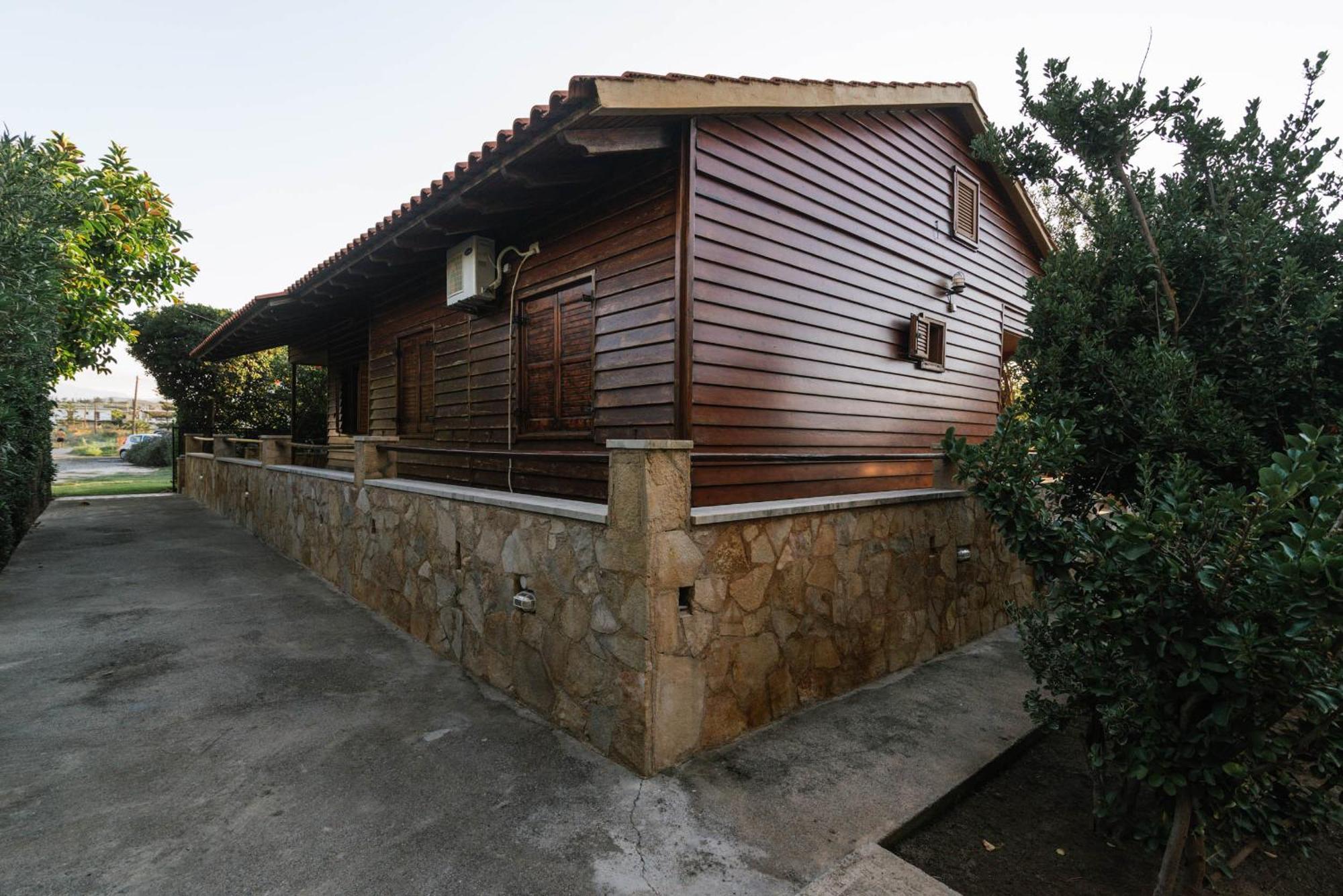 Wooden Beach House Gerani  Dış mekan fotoğraf