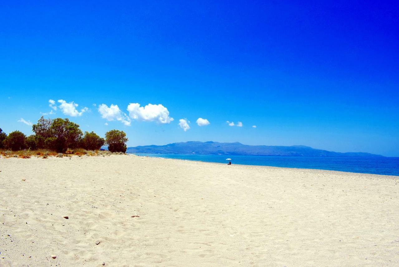 Wooden Beach House Villa Gerani  Dış mekan fotoğraf